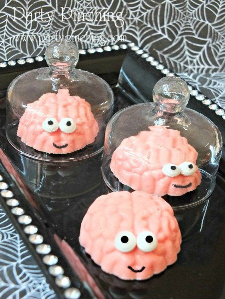 brain cookies, brain candy, cute brain, halloween cookies, halloween candy, halloween oreos