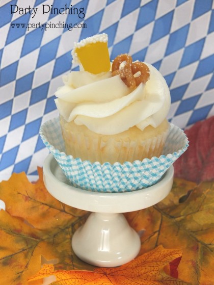 Oktoberfest, oktoberfest cupcake, beer cupcake, pretzel cupcake, oktoberfest party, oktoberfest dessert