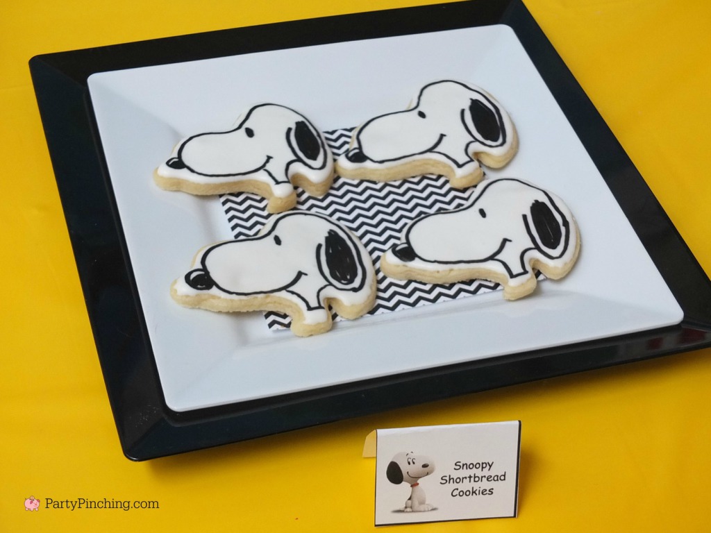 Snoopy Cookies, The Peanuts Movie, Peanuts movie party, Snoopy cookies, Charlie Brown party, Snoopy inspired party, Linus and Lucy, Blue Sky Studios, Party Pinching, Norene Cox