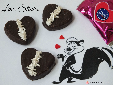 Valentines Day 2020, Love stinks, funny Valentine, cute Valentine ideas, easy Valentine desserts treats for kids, skunk snack