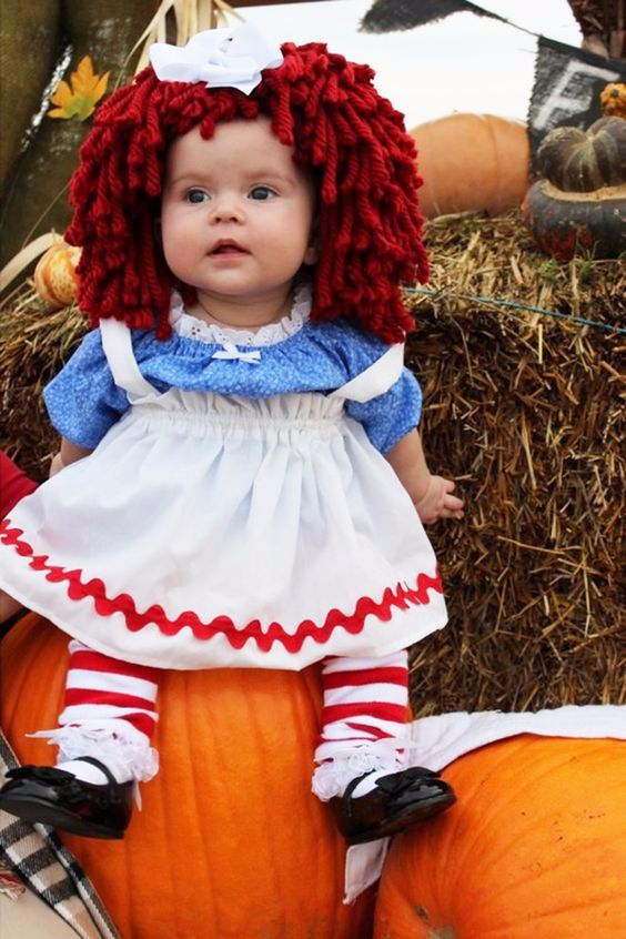 Raggedy Ann baby costume, Best Halloween costumes for kids, DIY kids costumes, easy kids costumes to make, adorable and cute Halloween costumes for toddlers and infants, Halloween party ideas