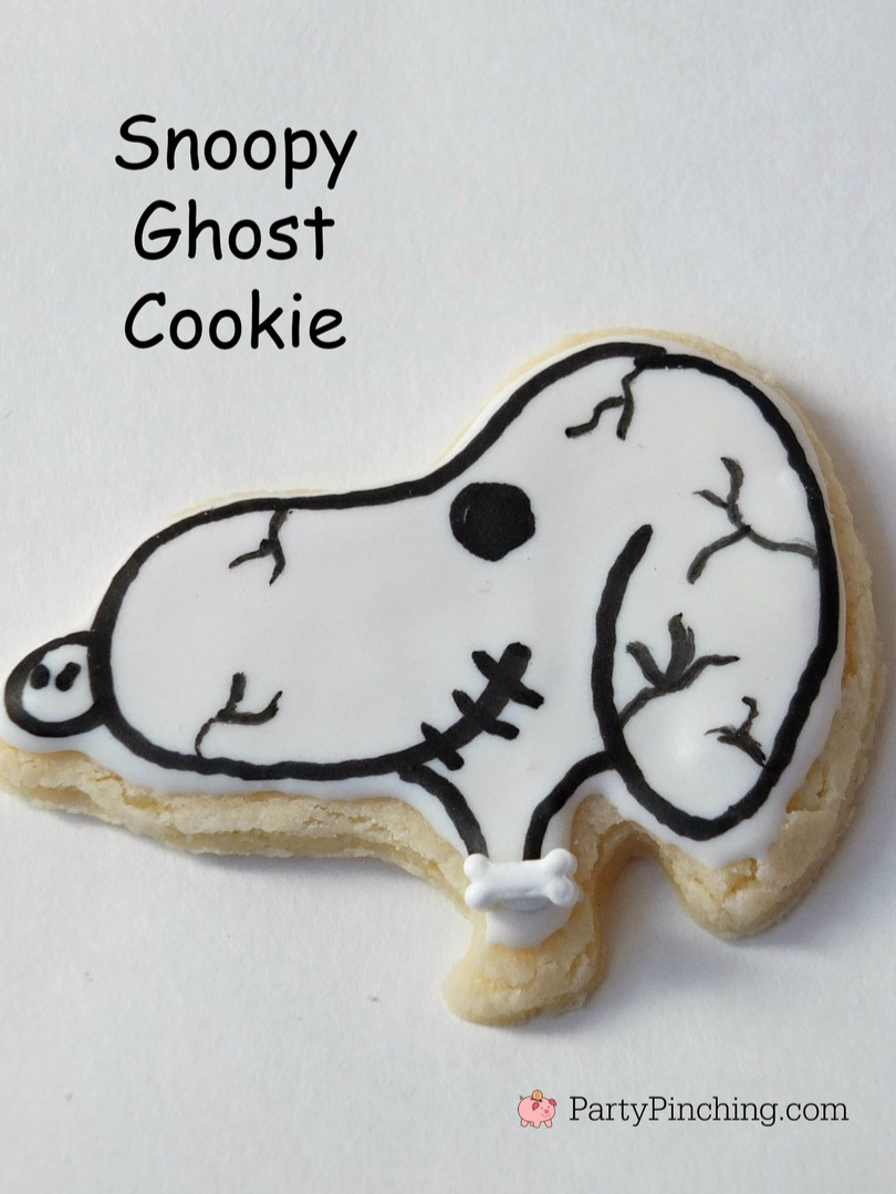 Halloween Snoopy cookies, great pumpkin Charlie Brown party, Peanuts cookies, cute food, fun food for kids, Snoopy Ghost Cookies